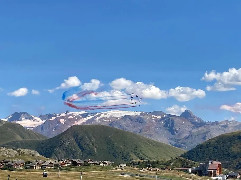 Appartement De Charme, Ski Aux Pieds, Pour 6 Personnes Huez Apartment