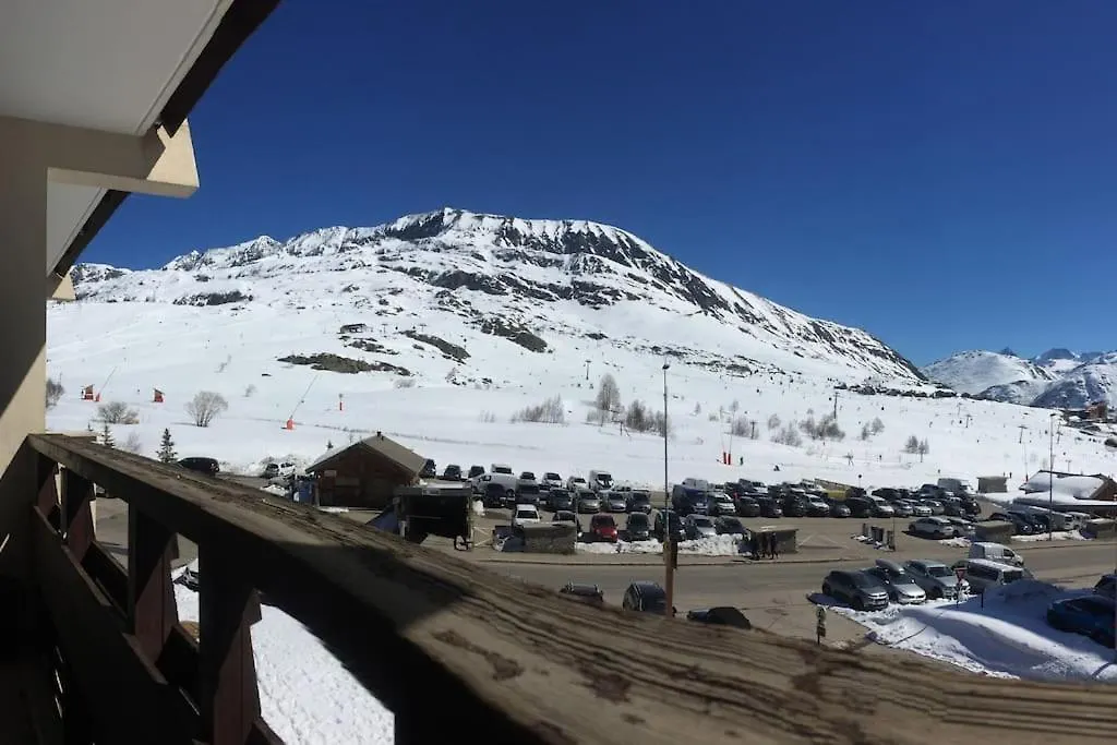 Appartement De Charme, Ski Aux Pieds, Pour 6 Personnes Huez 0*,  France