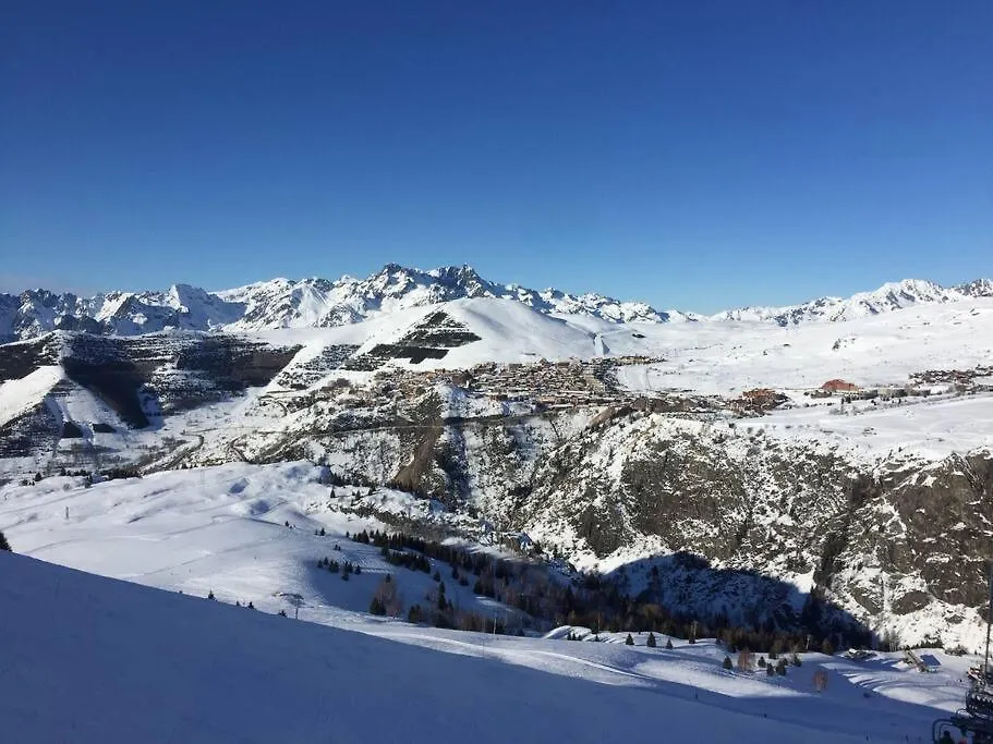 Appartement De Charme, Ski Aux Pieds, Pour 6 Personnes Huez 0*,