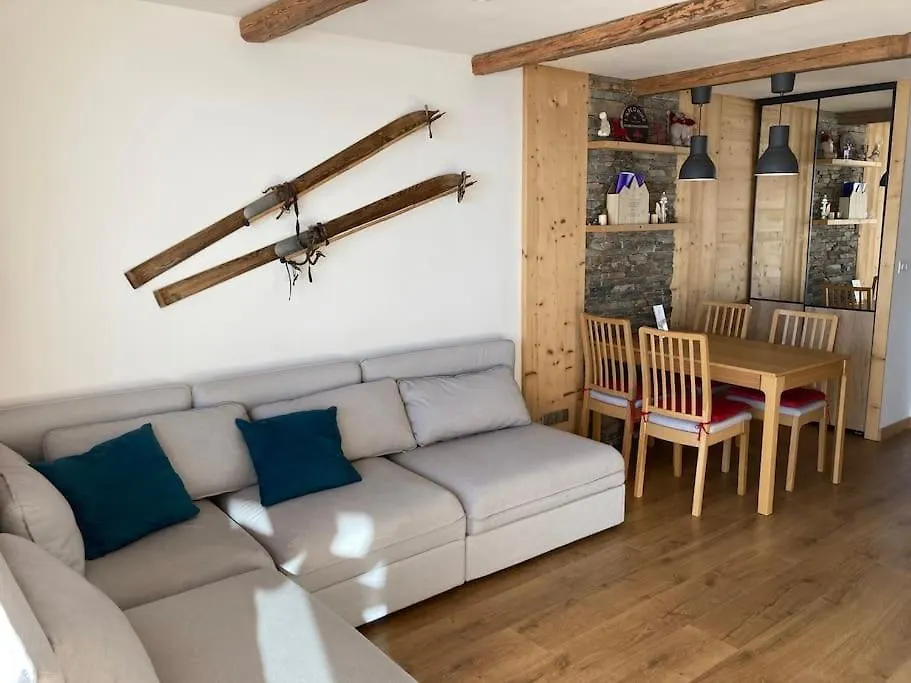 Appartement De Charme, Ski Aux Pieds, Pour 6 Personnes Huez Apartment