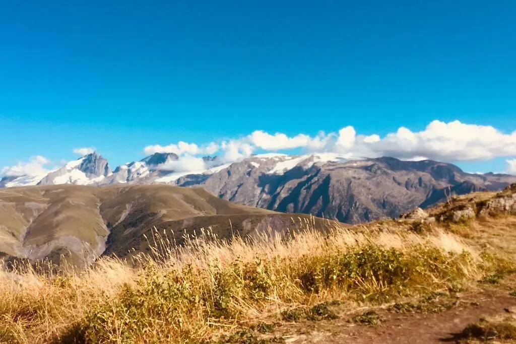 Appartement De Charme, Ski Aux Pieds, Pour 6 Personnes Huez Apartment